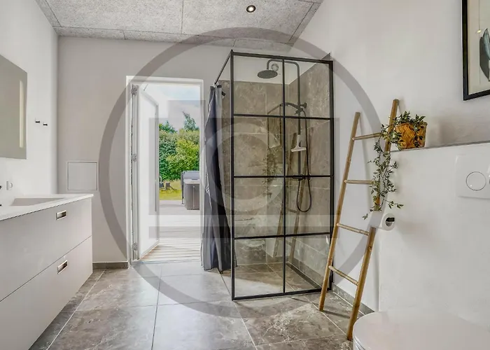 In With Sauna *